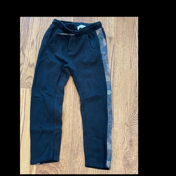 COPY - Zara boys black with camo stripe sweatpants like new size 6 - Picture 1 of 1